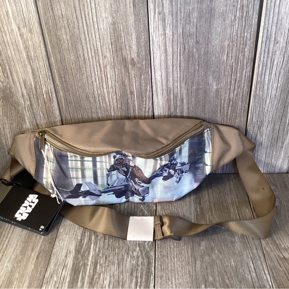Star Wars Return of the Jedi Ewok Fannypack 2023 Funko Disney - Picture 1 of 16